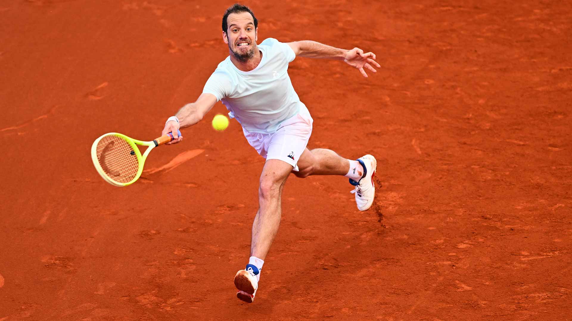 Tokyo Take-Off! Shapovalov Serves Past Johnson