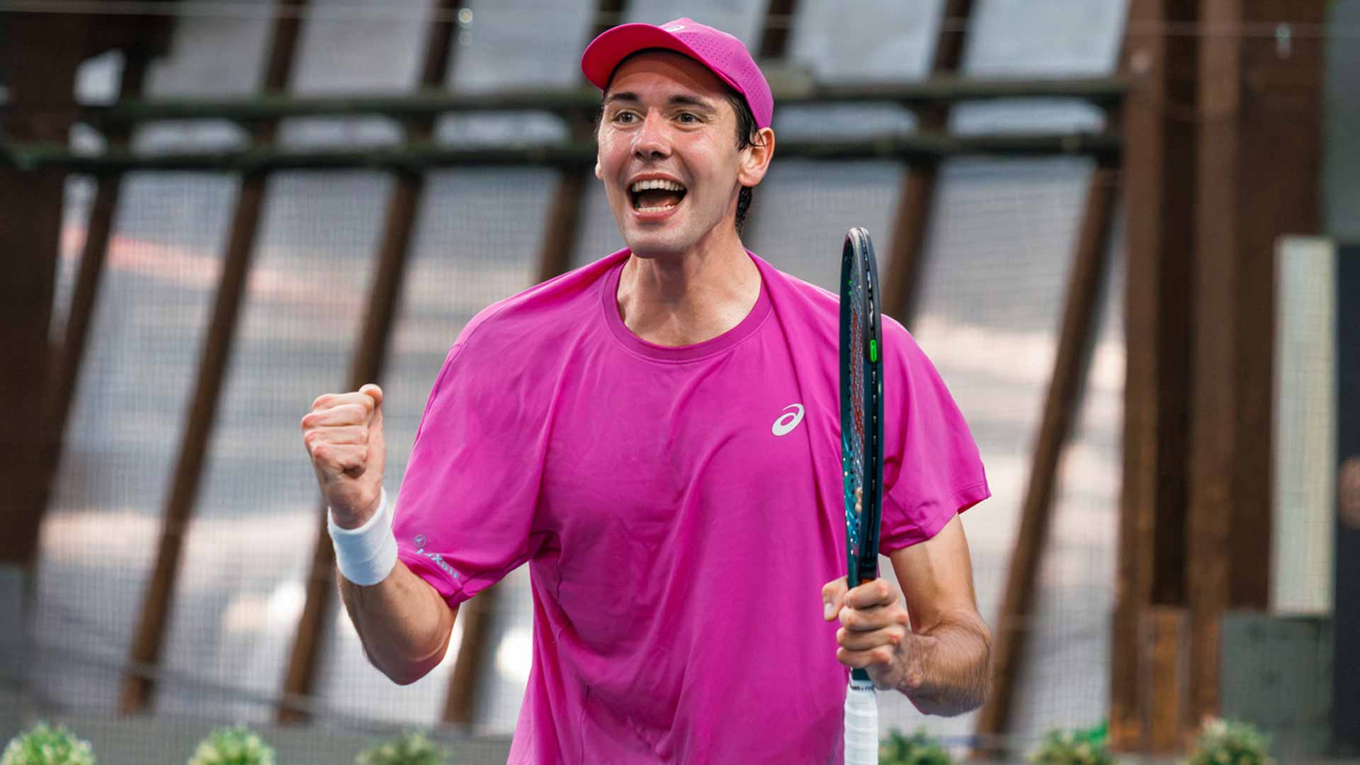 Chris Rodesch celebrates back-to-back ATP Challenger title runs in Oeiras, Portugal.
