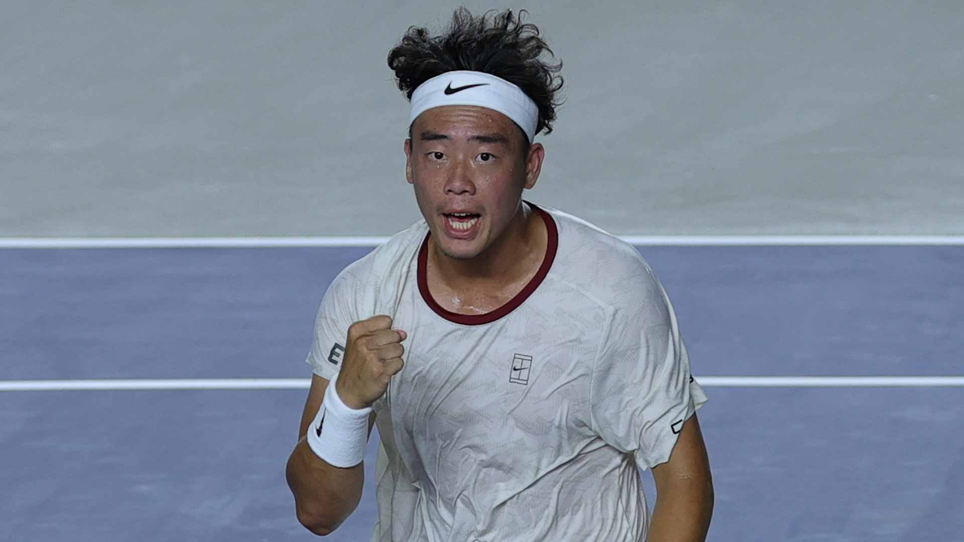 Coleman Wong stuns World No. 12 Jiri Lehecka 1-6, 6-3, 6-4 in Los Cabos.